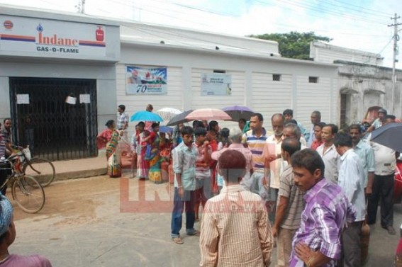 Cooking gas crisis continues in Tripura, Mizoram
